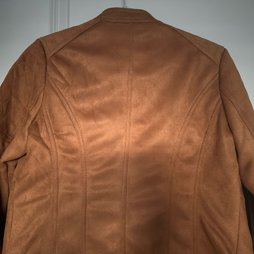 Faux suede tan. Interior lining. - Picture 4 of 10